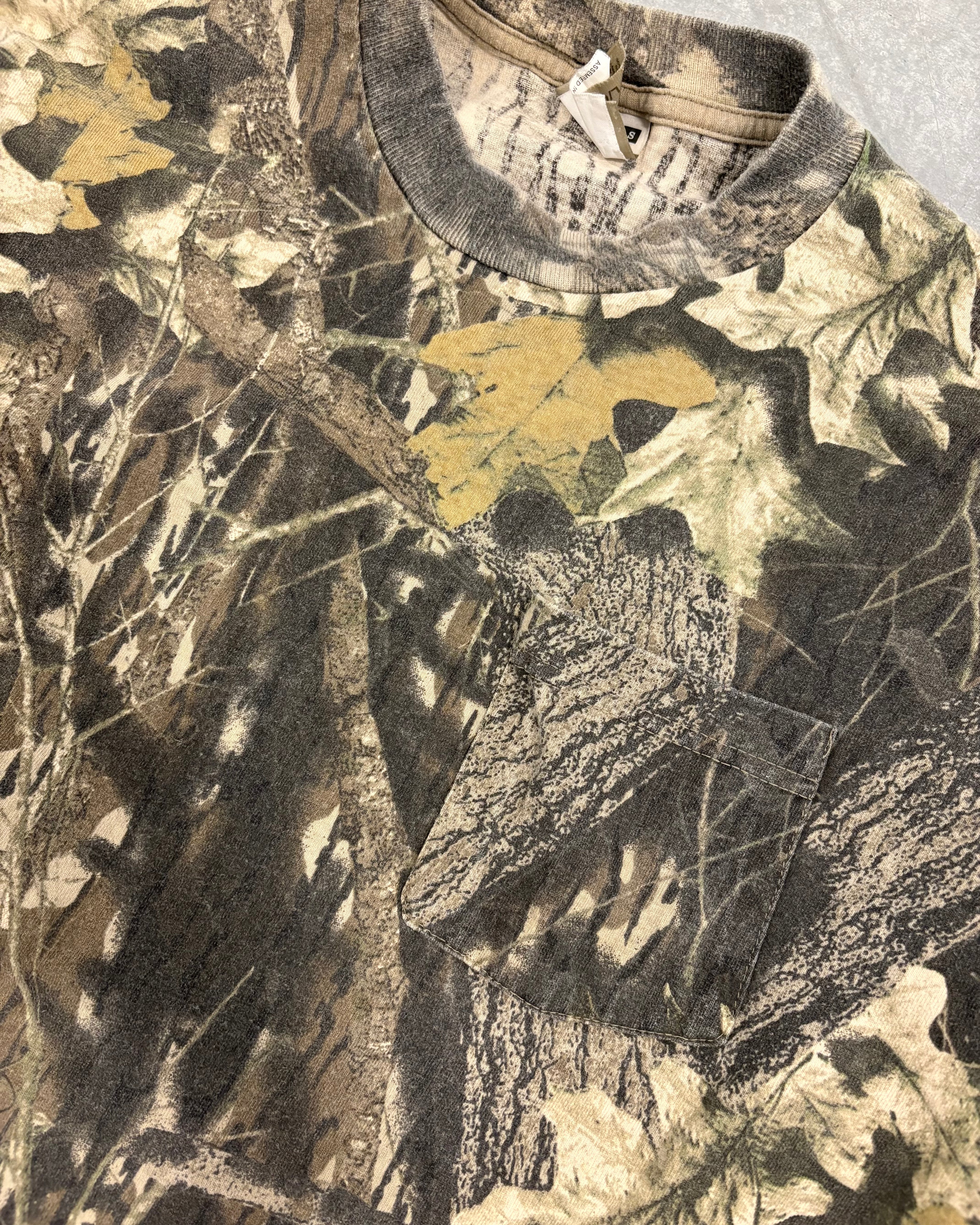 CAMO POCKET LONG SLEEVE TEE - L